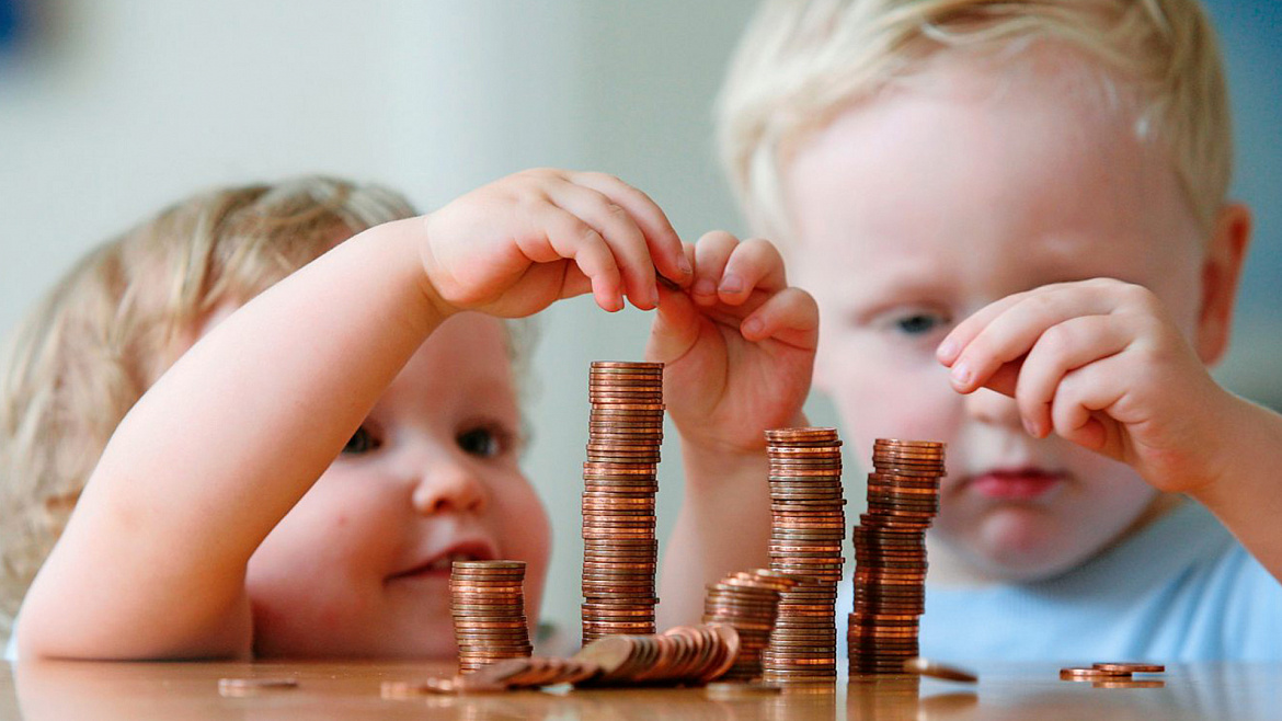 С 1 января родителям увеличат выплаты на детей: Что нужно сделать, чтобы получить больше