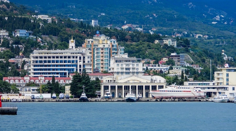 В Крыму около 300 отелей присоединились к программе туристического кешбэка