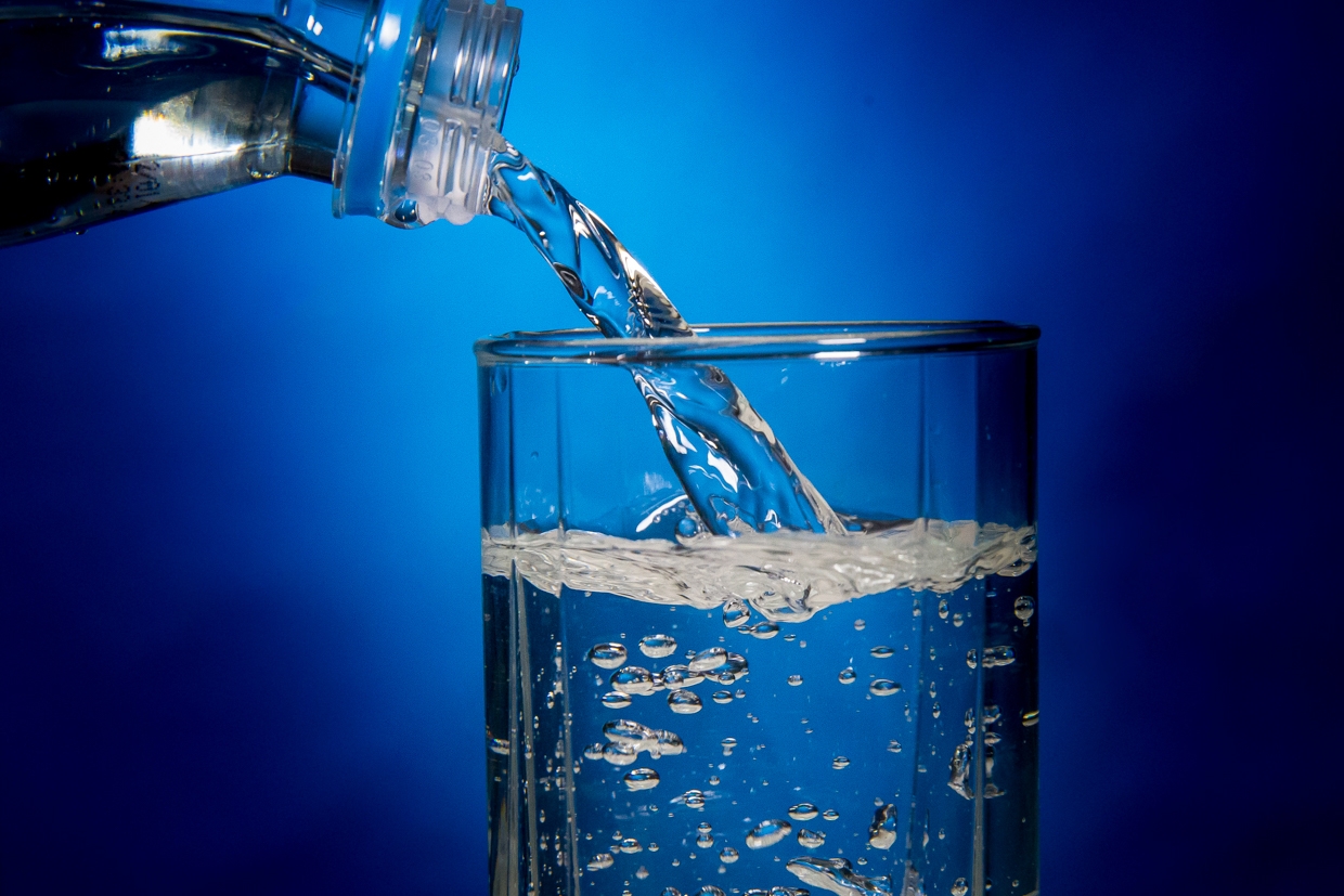 Питьевая вода в домашних условиях. Питьевая вода. Чистая вода. Чистая питьевая вода. Питна вода.