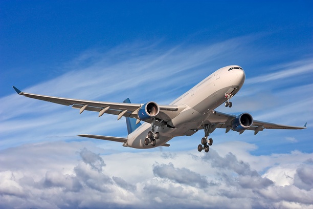 РЕКОМЕНДАЦИИ ГРАЖДАНАМ: Что можно требовать от авиаперевозчика при задержке рейса?