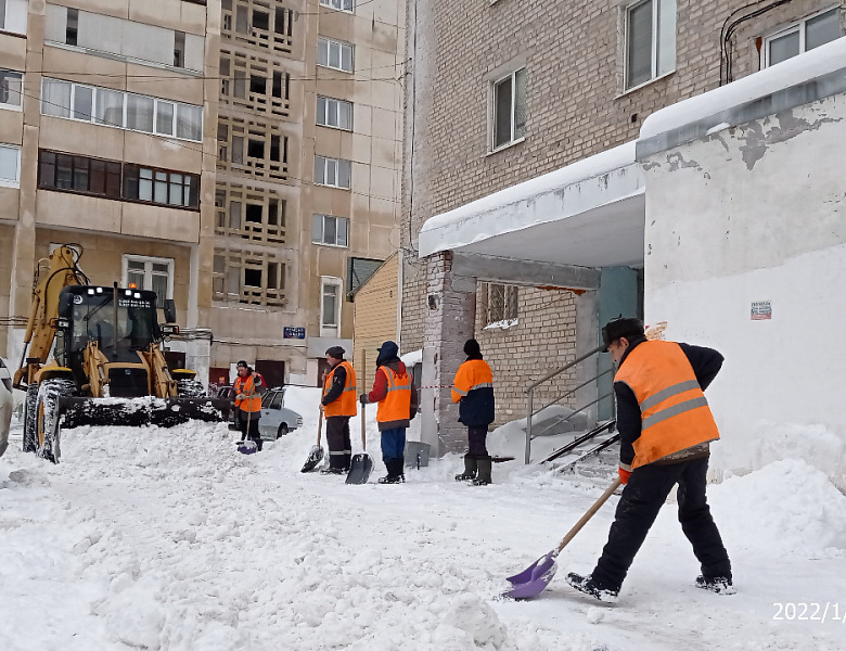 Жители Уфы могут подать заявку на уборку снега