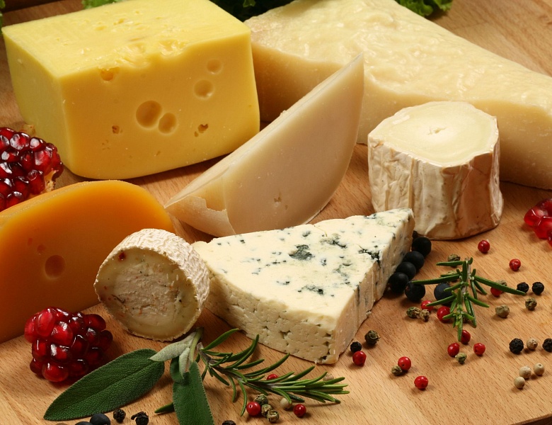 Лжесыр «Российский»: о фальсификации сыра при помощи растительного жира