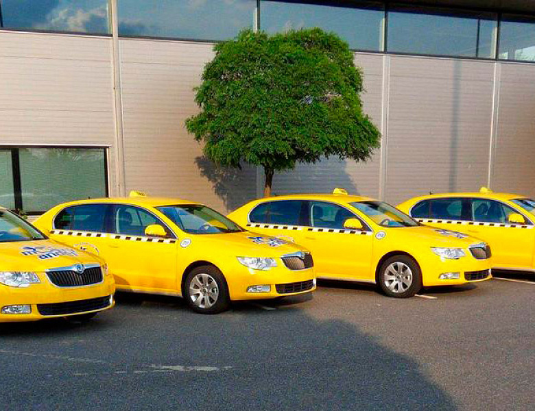 Сервисы по заказу такси: за что и как они отвечают